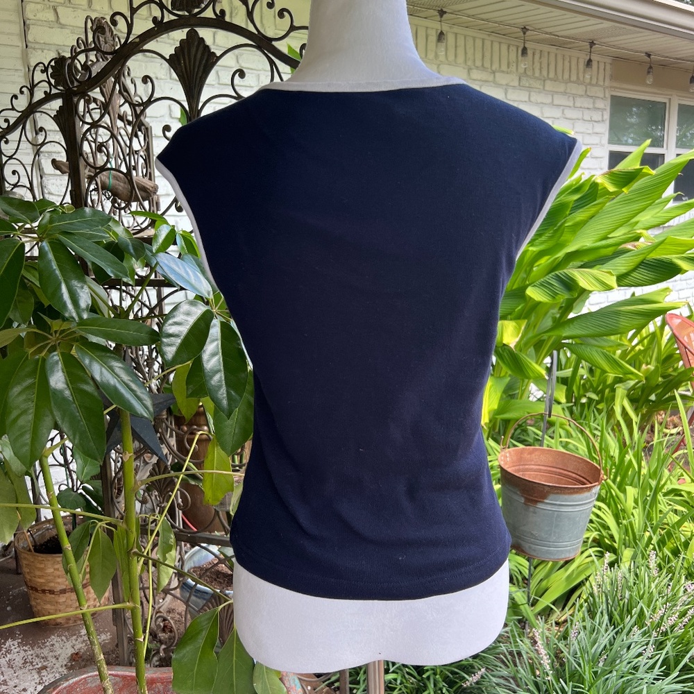 GUESS Crop Top - Picture 3 of 7